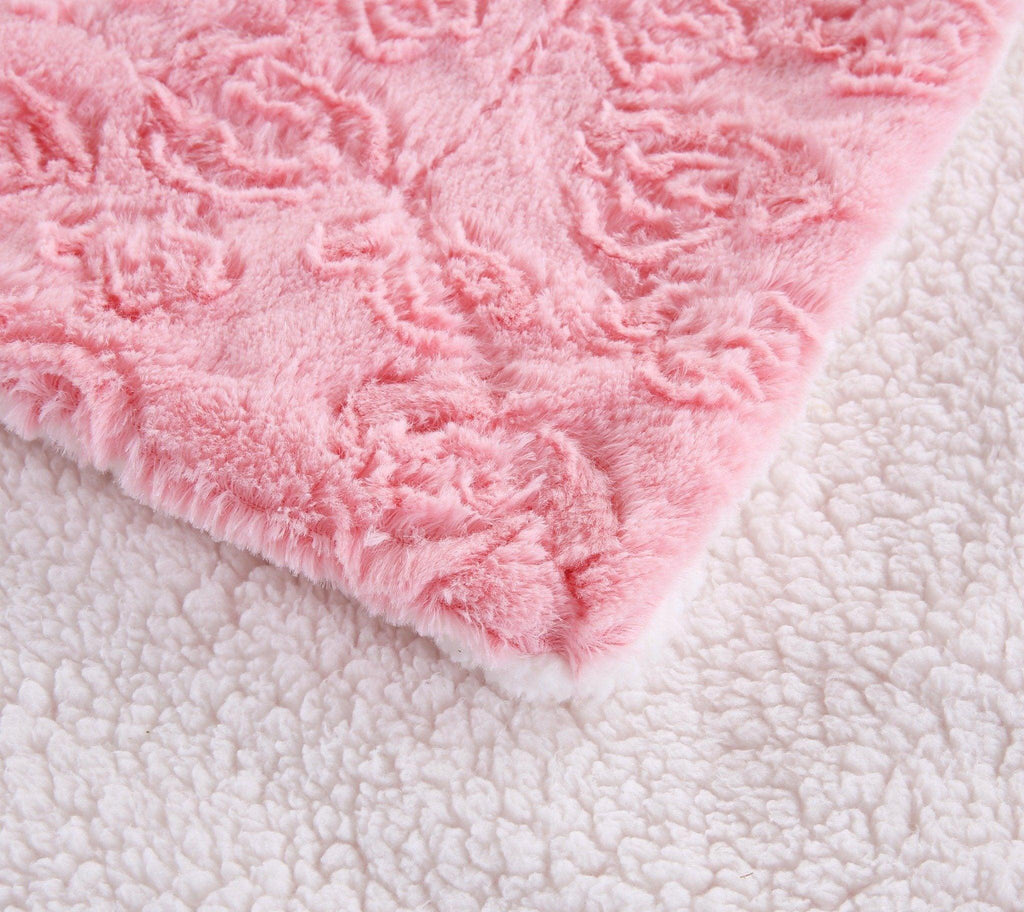 DaDa Bedding Luxury Blossom Pink Rose Buds Pink Sherpa Backside Faux Fur Throw Blanket (BL-171752)
